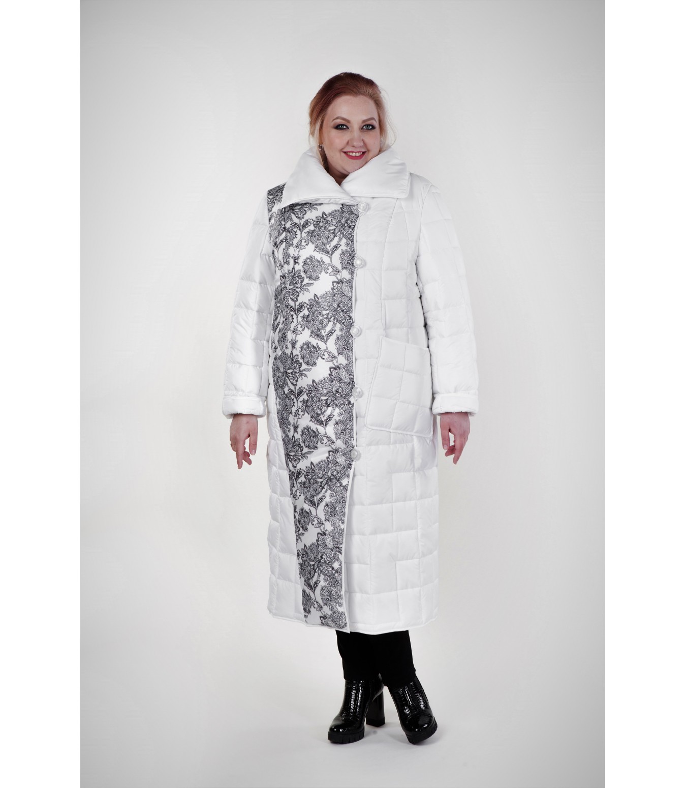 Белое стеганое женское пальто